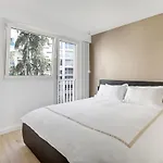 Luxury Apartment Near Eiffel Tower